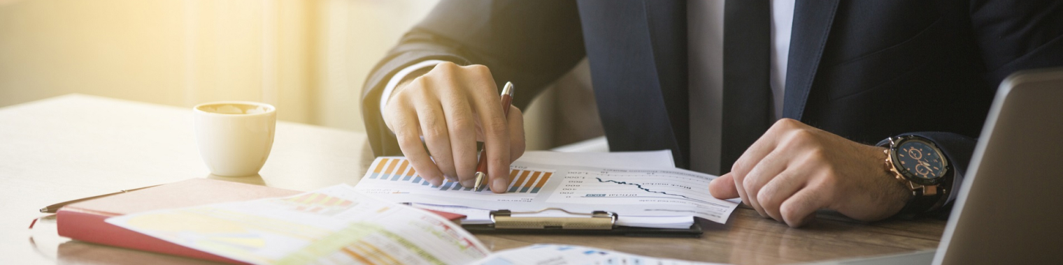 Cost Analysis Banner